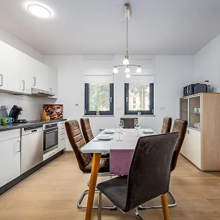 Beeindruckendes 550 Meter Zum Mit Toller Sonnenterrasse Apartament *